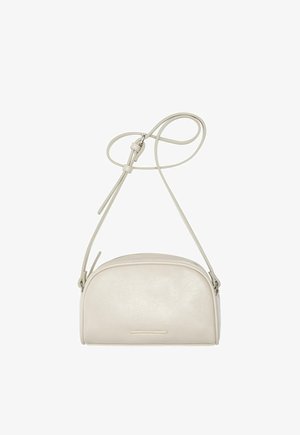 Kleine beiger Leder-Umhängetasche mit abgerundetem oberen Teil, verstellbarem Riemen und dezentem Logodetail auf der Vorderseite.