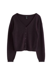 V-ringad, kort cardigan i djup lila, tillverkad av mjukt stickat material. Har en knappstängning framtill och långa ärmar med ribbade manschetter.