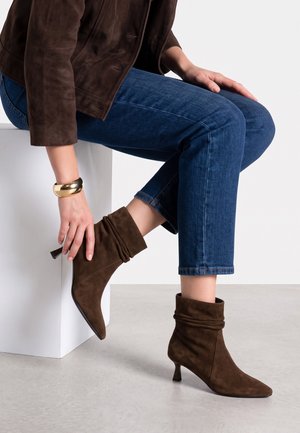 VENEZIA, HIGH HEELED ANKLE BOOTS - Boots à talons - brown