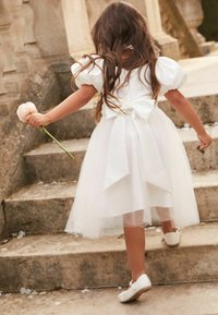 Lipsy REGULAR FIT - PUFF SLEEVE OCCASION  - Kokteilinė suknelė / vakarėlių suknelė - ivory