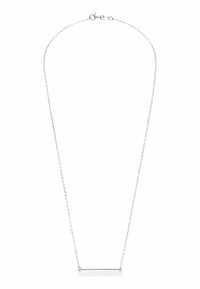 Zilveren ketting met een verfijnde schakel en een rechthoekige hanger. De hanger heeft een glad oppervlak en is minimalistisch van ontwerp.