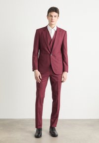 HUGO ARTI HESTEN SET - Prsluk za odijelo - dark pink