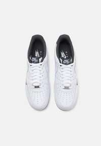 Nike Sportswear AIR FORCE 1 '07 LV8 - Baskets basses - white/anthracite