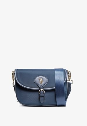 Borsa a tracolla blu navy realizzata in materiale resistente, con chiusura a patta, accessori dorati e una tracolla testurizzata. Superficie liscia con dettaglio del logo.