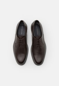 Tommy Hilfiger CORE SHOE - Derbies & Richelieus - cocoa