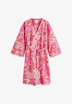 Kimono-artiger Morgenmantel mit Blumenmuster in Rosa- und Orangetönen, mit wellenförmigen Kanten und einem passenden Stoffgürtel.