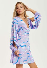 Liquorish ABSTRACT PRINT MINI IN WITH SLIT SLEEVES - Day dress - purple
