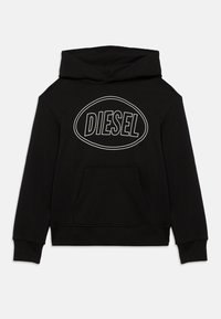 Μαύρο φούτερ με κουκούλα και τσέπη μπροστά, με μεγάλο λευκό λογότυπο "DIESEL" σε οβάλ σχέδιο. Κατασκευασμένο από μαλακό, υφασμάτινο ύφασμα με υφή.