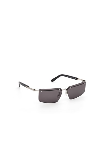 Ochelari de soare dreptunghiulari cu lentile întunecate, accente metalice argintii și un ramă din plastic negru. Prezintă un design subțire, elegant, cu un stil minimalist.