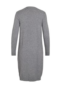 Robe en tricot gris à manches longues, avec poignets et ourlet côtelés. Texture lisse, longueur genou, sans motifs ni ornements visibles.