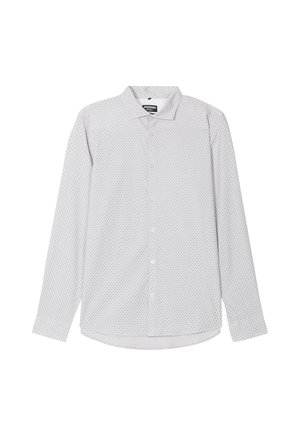 Camisa de botones de manga larga en gris claro con un sutil patrón de puntos, con cuello puntiagudo y dobladillo recto. Textura de tela suave.