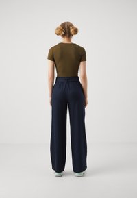JDY SAY BELT NOOS - Hlače - navy