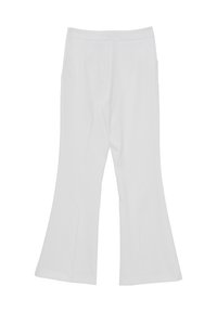 Pantaloni bianchi a palazzo realizzati in un tessuto morbido, caratterizzati da una texture liscia, due tasche laterali e una cintura larga per il comfort.