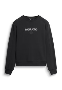 Sudadera negra con mangas raglán, que presenta un logotipo gráfico "MORATO" y un emblema circular debajo. Hecha de una tela suave y texturada.