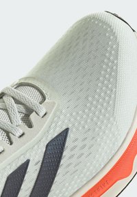 adidas Performance RESPONSE SUPER - Zapatillas running asfalto - crystal jade   carbon   solar red