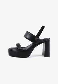 Seleccionado, black