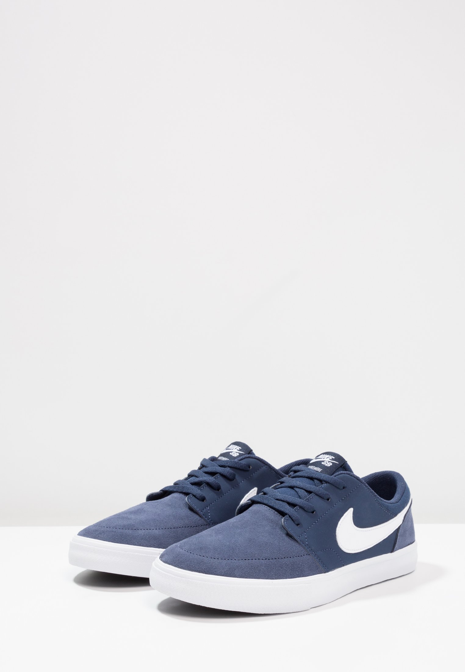 Nike SB PORTMORE II SOLAR Skatesko midnight navyblack Etnies JAMESON ECO Skatesko navymørkeblå Zalando.no