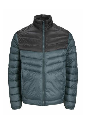 Giubbotto imbottito realizzato in tessuto leggero e resistente all'acqua. Presenta una sezione superiore nera, una sezione inferiore teal, chiusura a zip completa e colletto alto.