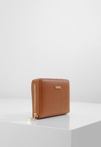 L.CREDI EBBA  - Wallet - cognac
