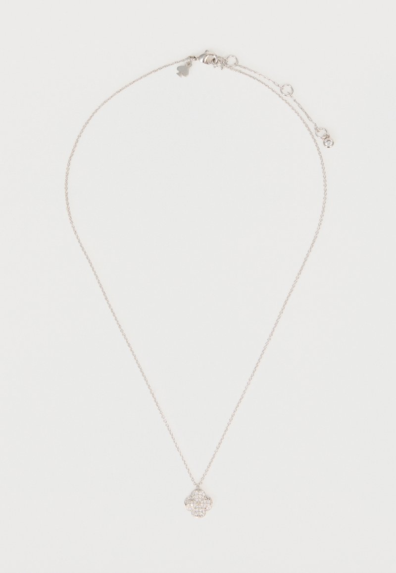 Ασημένιο κολιέ με μικρό, στρογγυλό, κρυσταλλωμένο ανθικό μενταγιόν και κούμπωμα λάβας με προεκτάσιμους κρίκους.