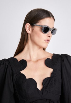 Sunglasses - black