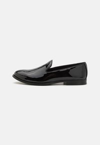 Unselected, black