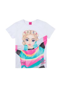 T-shirt bianco in cotone con un design geometrico colorato e un volto stampato con capelli intrecciati, arricchito da fermagli per capelli multicolori.