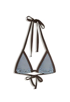 Top de bikini triunghiular cu dungi orizontale albastre deschise și negre, margini maro închis și bretele legate la gât și la spate.