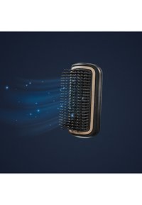 Czarna szczotka do włosów o cienkich, elastycznych włosach, z złotym akcentem na zaokrąglonym brzegu, na ciemnym tle z niebieskimi efektami świetlnymi.