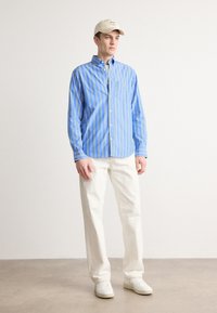 Thumbnail Image 3