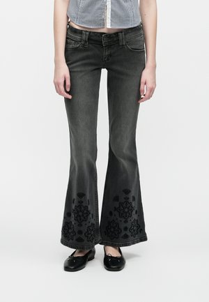 Hollister Co. TREND DROP CUTWORK - Džinsi ar paplatinātiem galiem - black denim