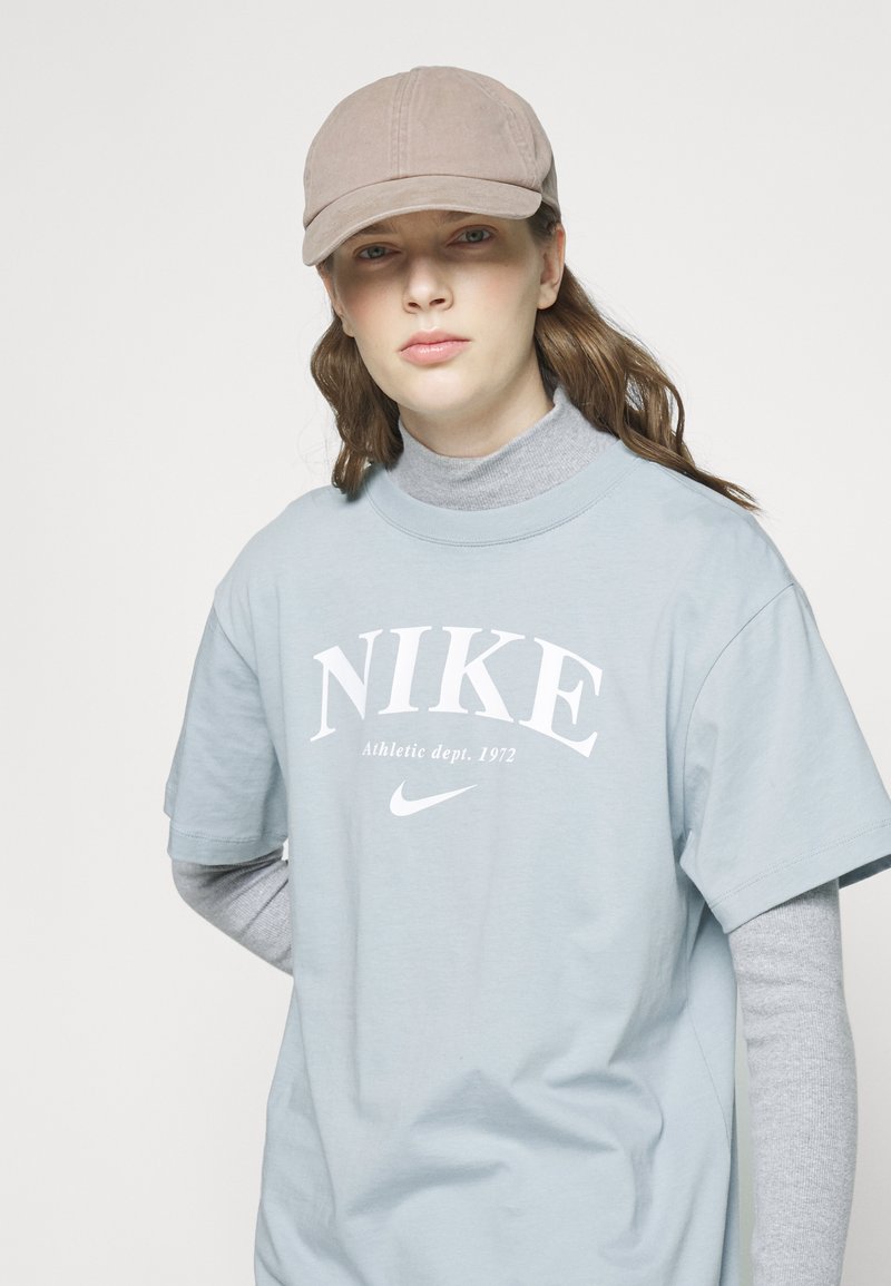Damen Freizeitkleider | Nike Sportswear DRESS Jerseykleid ocean cube/white/hellblau - KJ09355 Damen Freizeitkleider | Nike Sportswear DRESS Jerseykleid ocean cube/white/hellblau - KJ09355