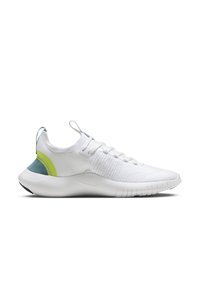 Baskets blanches de sport avec tige en maille, accents vert clair et bleu au talon, semelle blanche et lacets blancs, vues de profil.