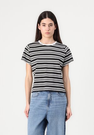 T-shirt rayé noir et blanc avec un col rond et des manches courtes, fabriqué à partir d'un tissu doux. Présente un design à coupe décontractée.