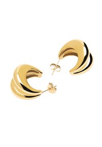 Złote kolczyki w formie wyrazistego statementu z zakrzywionym, warstwowym wzorem o błyszczącym wykończeniu oraz teksturowanym paskiem. Klasyczne zapięcie na sztyft.