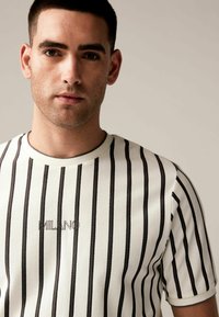Next VERTICAL STRIPE-REGULAR FIT - T-shirts print - ecru grey textured