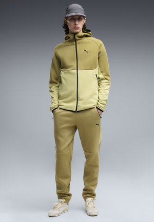 Puma, PUMATECH ELEVATED SLIM KAPUZENJACKE - Sweat zippé - rustic olive