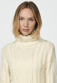 Koroshi TURTLENECK  - Pulover - crudo offwhite