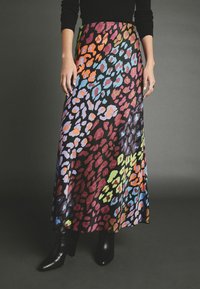 Next PETITE FIT - Maxisukňa - bright animal