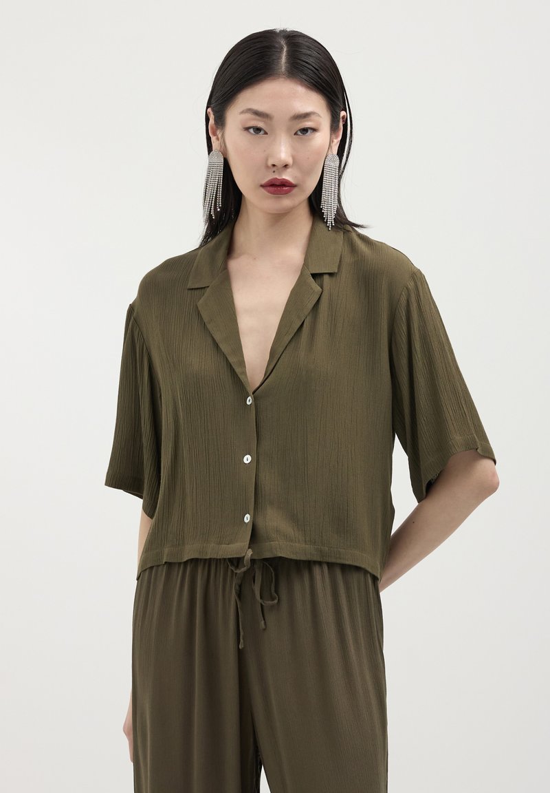 Calliope TINTA UNITA - Camicia - verde
