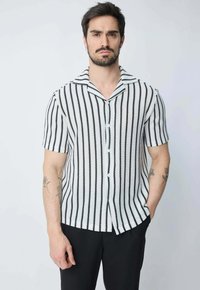 Non sélectionné, noir