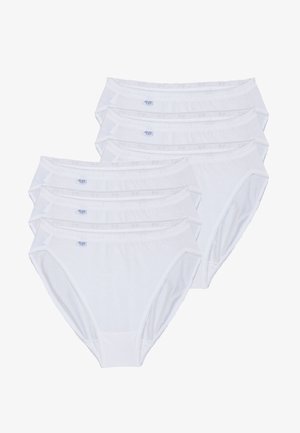 Culottes blanches en coton avec une coupe classique, dotées d'une douce ceinture élastique et d'une étiquette logo discrète. Six paires exposées ensemble.