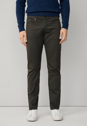 REGULAR FIT GARMENT DYED - Pantaloni - khaki green