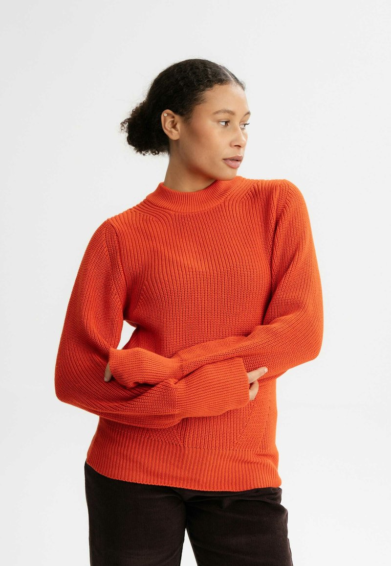 MELA RIYA - Trui - orange brick