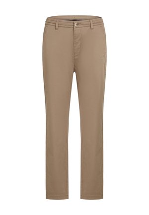 Pantalones beiges con un tejido suave de mezcla de algodón, diseño de pierna recta, cierre de botón y un sutil logo bordado en la parte frontal.