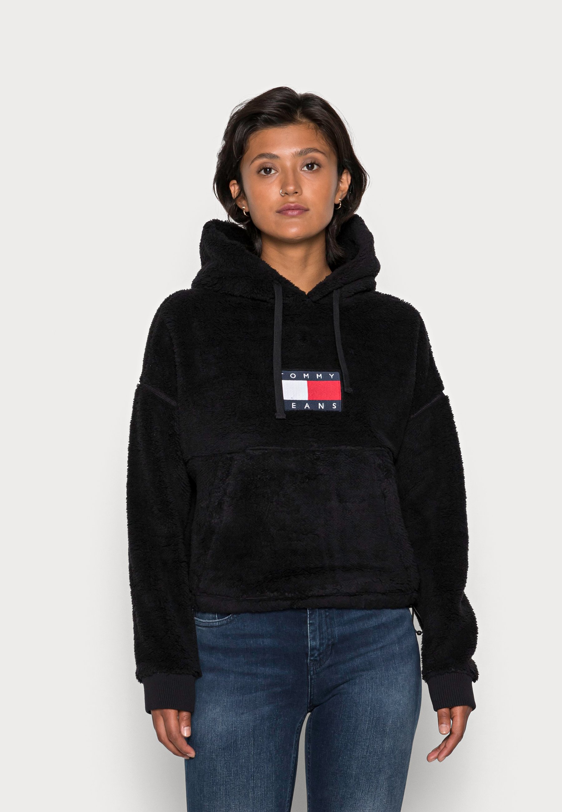 tommy jeans cropped sweatshirt