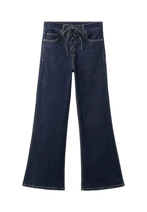 Jeans de mezclilla azul oscuro con un diseño de pierna ancha y un frente con cordones. Cuenta con dos bolsillos delanteros y costuras amarillas visibles.