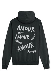 Sweatshirt à capuche noir ornée de texte "AMOUR" éparpillé en gris clair. Le matériau semble doux avec une coupe standard et des poignets côtelés.