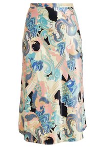 Jupe midi en soie avec un imprimé coloré et complexe de dragon et d'oiseau dans des nuances de bleu, rose et noir, dotée d'une texture lisse et brillante.