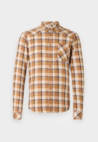 Langarm overhemd met een beige, bruine en blauwe ruitpatroon en een enkele borstzak op een witte achtergrond.